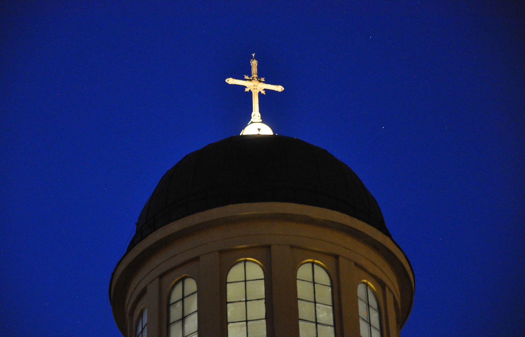 Koncelebrált ünnepi püspöki szentmise és körmenet Úrnapján